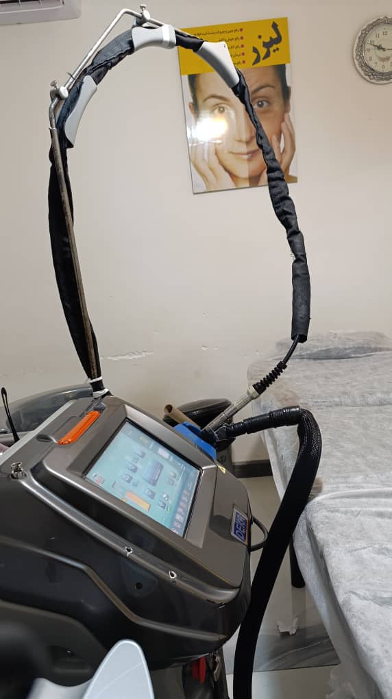 دستگاه الکس لیزر دکتر پورجم